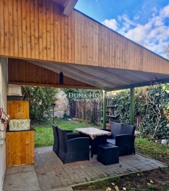 P�csi 179 nm-es h�z elad�