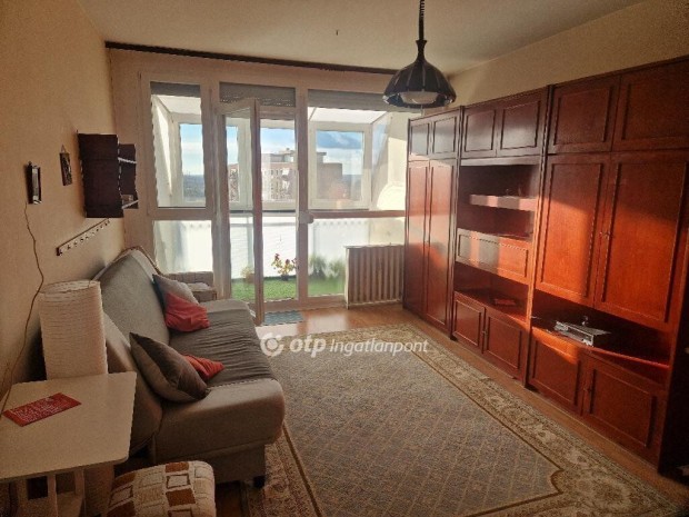 P�csi 50 nm-es lak�s elad�