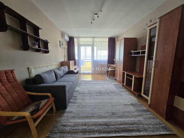 P�csi 52 nm-es lak�s kiad�