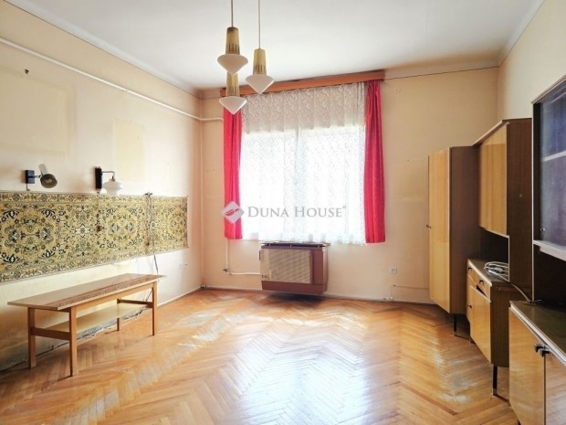 P�csi 55 nm-es lak�s elad�