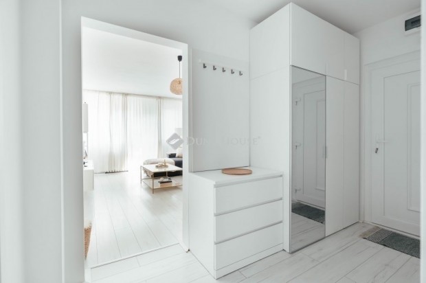 P�csi 63 nm-es lak�s elad�