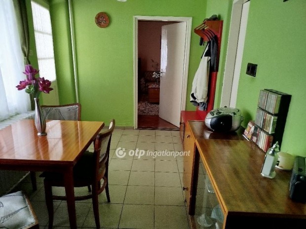 P�csi 70 nm-es h�z elad�