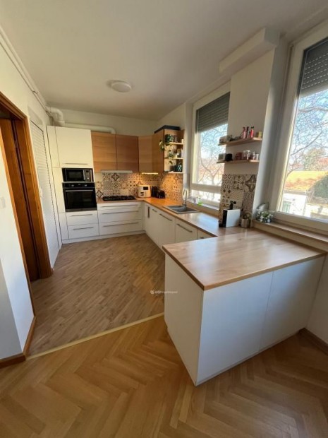 P�csi 91 nm-es lak�s elad�