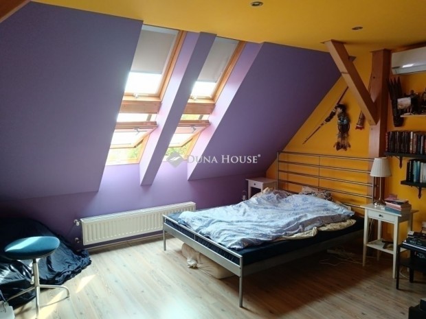 P�csi elad� 140 nm-es h�z