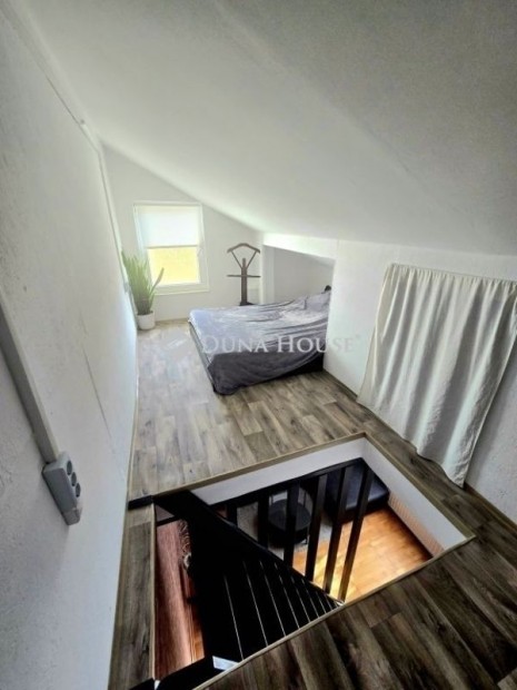 P�csi elad� 168 nm-es h�z