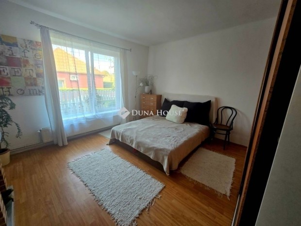 P�csi elad� 168 nm-es h�z