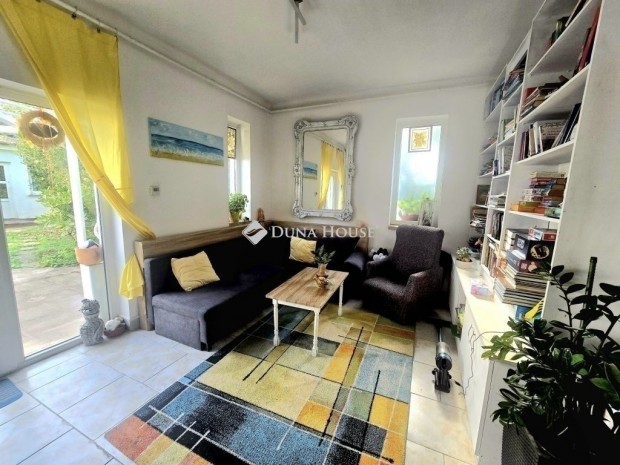 P�csi elad� 168 nm-es h�z