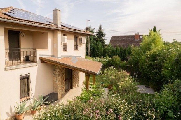 P�csi elad� 200 nm-es h�z