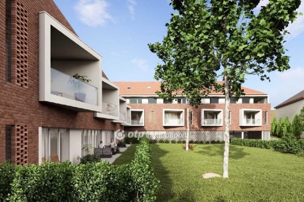 P�csi elad� 47 nm-es lak�s