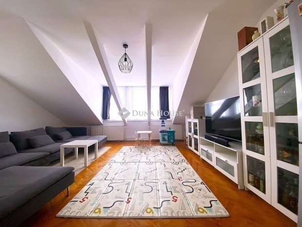 P�csi elad� 80 nm-es lak�s