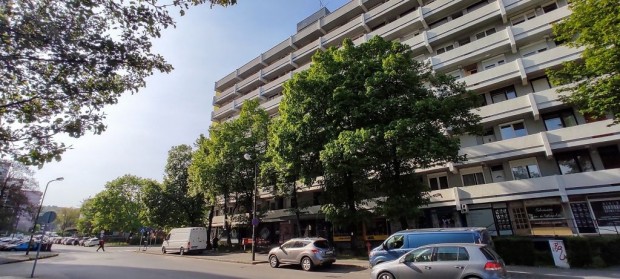 P�csk� �ton fel�j�tand� lak�s elad�.