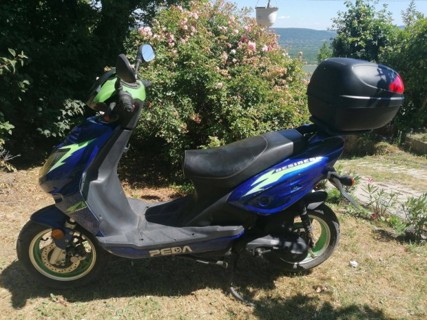 Peda 50ccm robogó újszerű állapotban