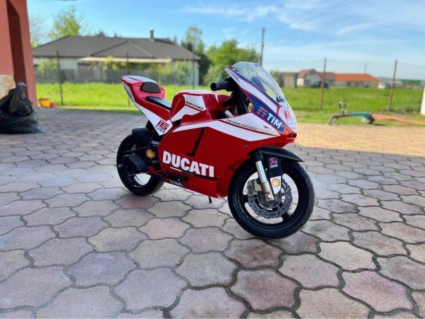 Peg Perego Ducati GP elektromos kismotor