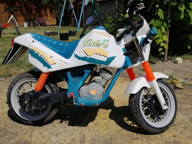Peg Perego gyermek akkumulátoros motor 12voltos