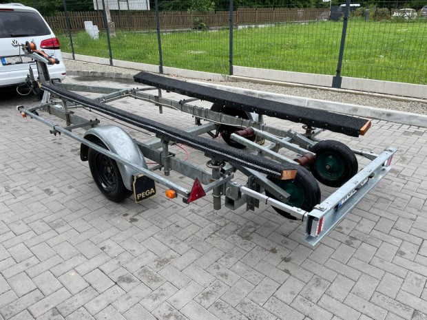Pega Comfort 1350kg-os hajószállító utánfutó eladó