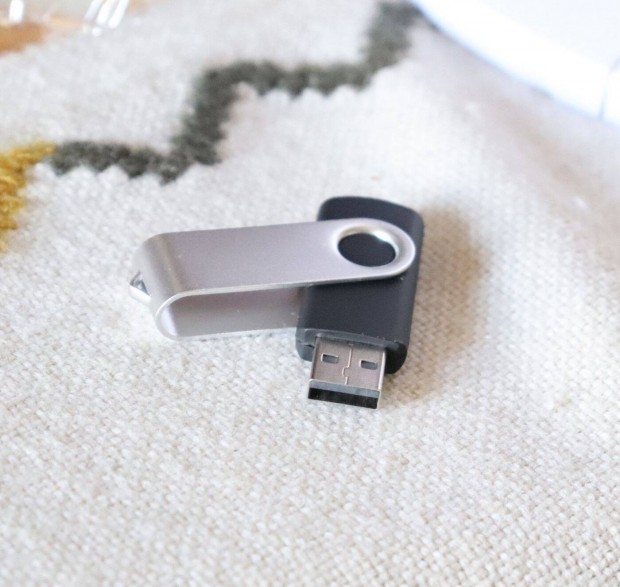 Pendrive 32 GB flash memria vadonatj 1500 Ft