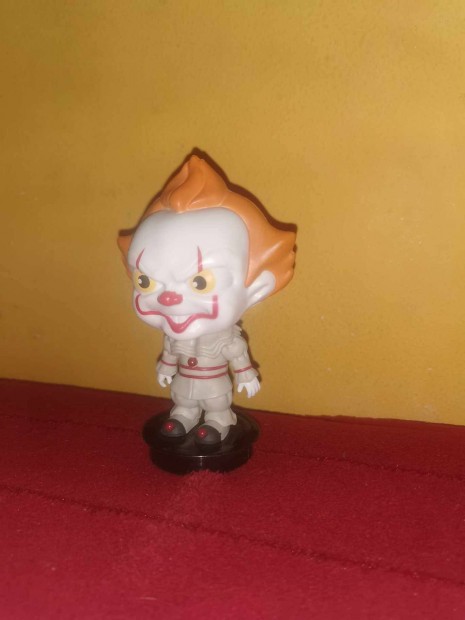 Pennywise movie Cup topper