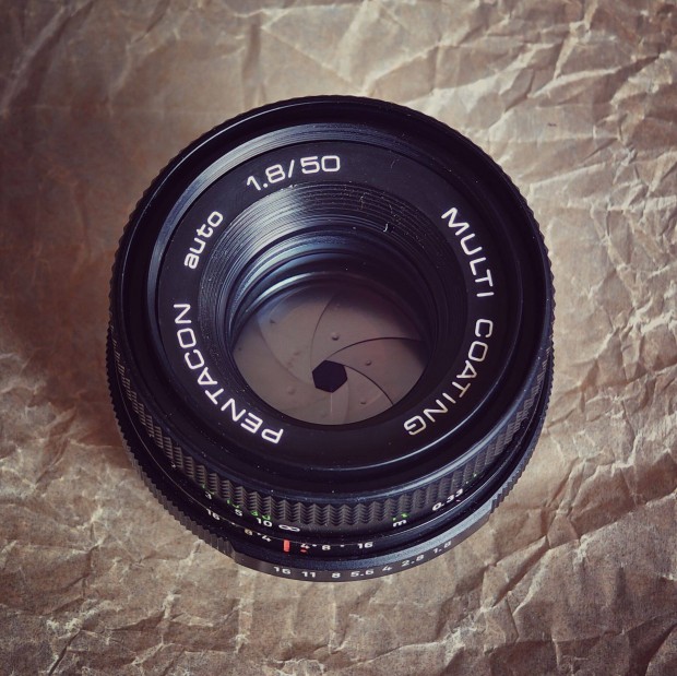 Pentacon Auto MC 50mm f/1.8 M42 garis