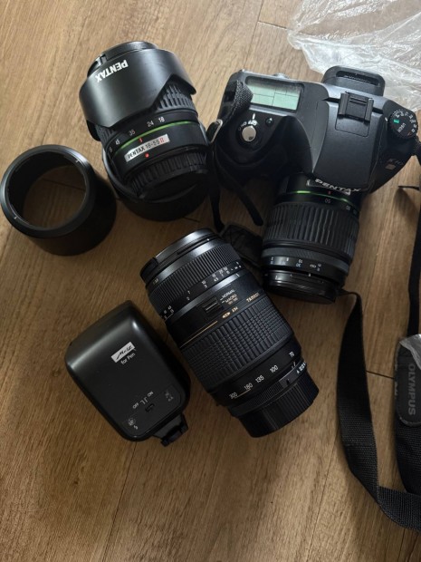 Pentax k10d fényképező, 3 objektívvel, vakuval