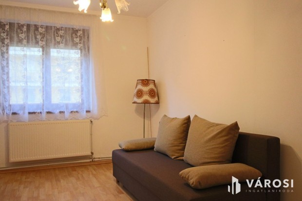 Penza lakótelepen, földszinti, 52m2 tégla lakás kiadó.