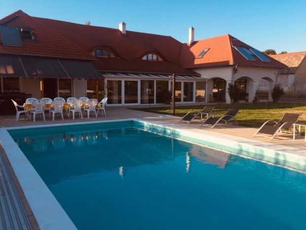 P�nzesgy�ri elad� 564 nm-es panzi�