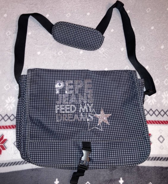 Pepe Jeans (Feed My Dreams) eredeti zsebes pakolós női oldaltáska