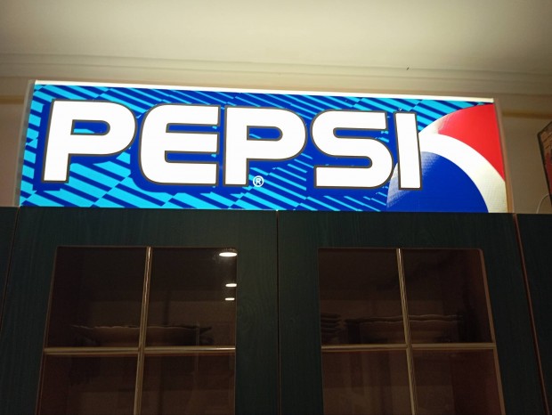 Pepsi neonreklm