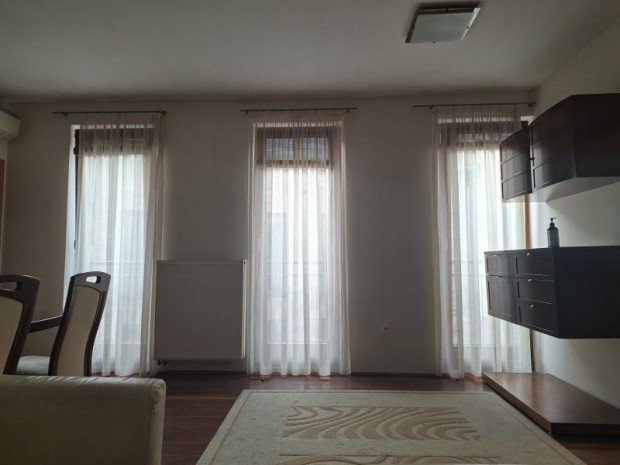 Perczel utcai 2 szob�s ingatlan kiad�