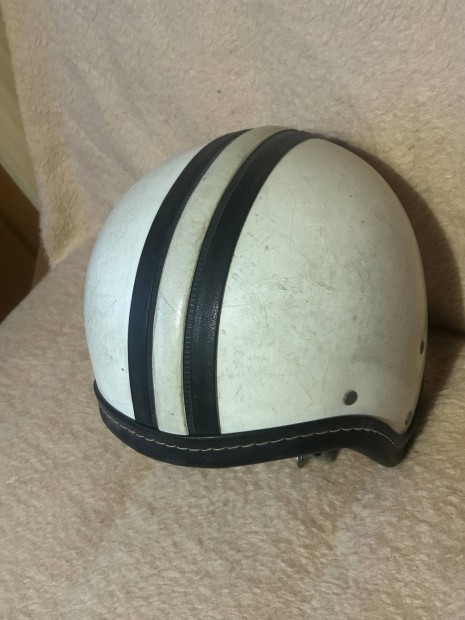 Perfekt N�met Retro buk�sisak kis m�ret�