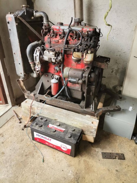 Perkins 236 motor Massey Fergusson traktorok targoncák rakodógépek mot