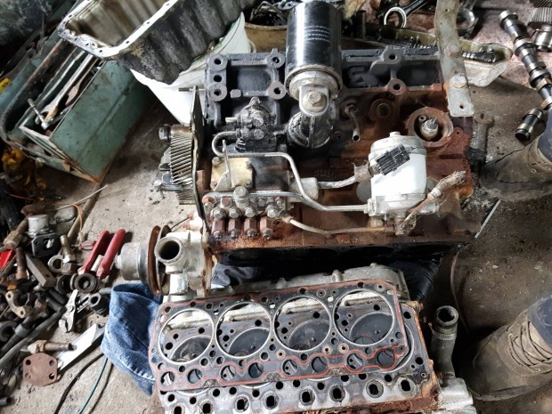 Perkins 700.motor darabokban