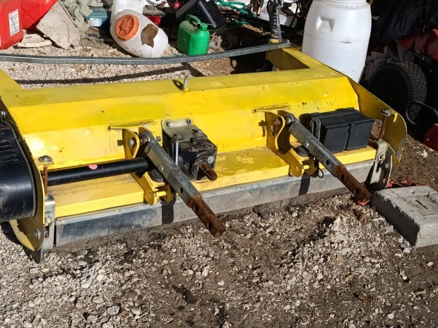 Peruzzo, fűnyíró traktor adapter