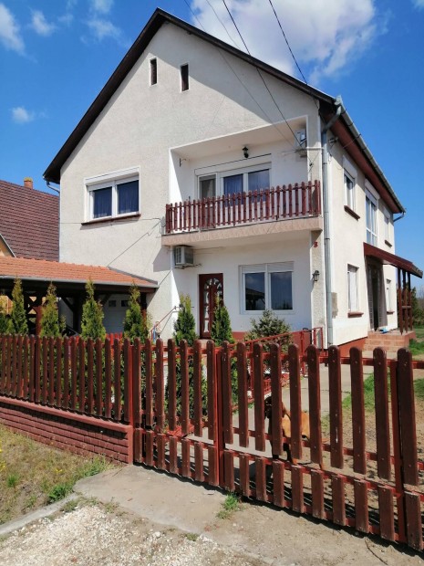 Pest megy�ben 5 szob�s h�z elad�!