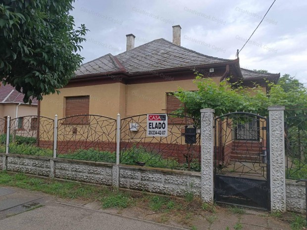 Pest megyében Tápiószelén családi ház eladó