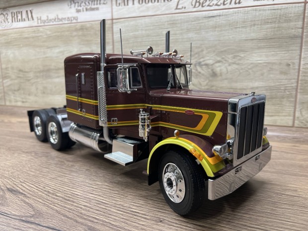 Peterbilt 359 Road Kings 1/18 1:18 fm kamion modell