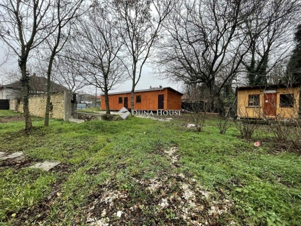 P�tf�rd�i elad� 3215 nm-es telek