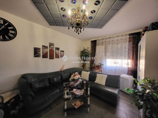 P�tf�rd�i elad� 53 nm-es lak�s