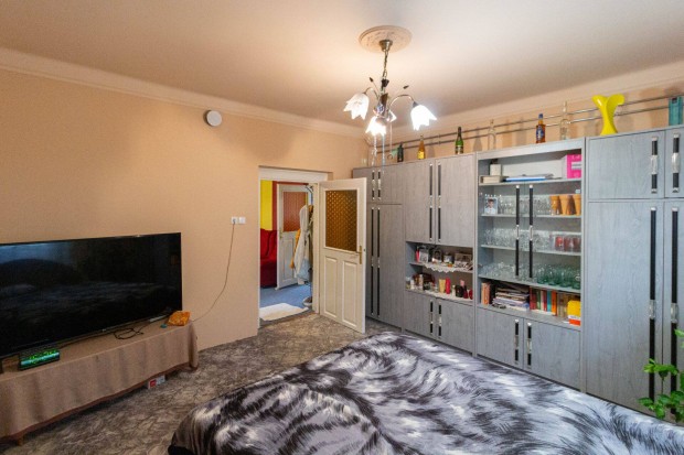 Pet�fisz�ll�son b�v�thet� csal�di birtok elad�