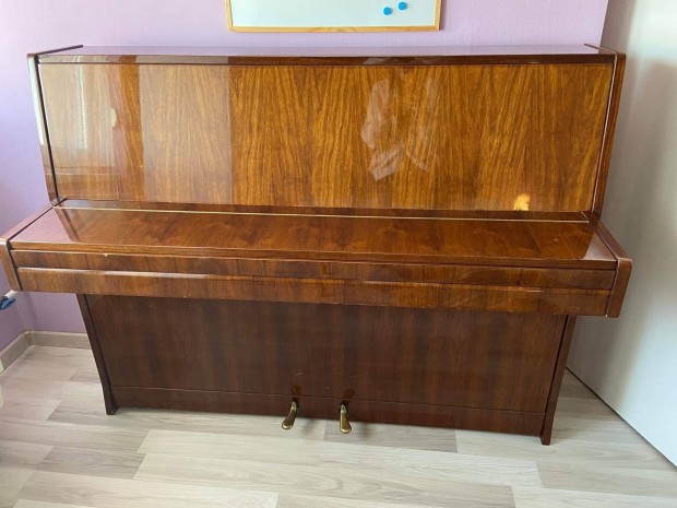 Petrof Pianino