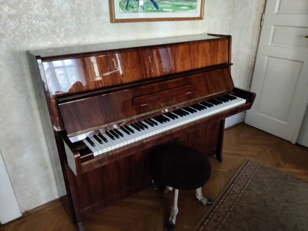 Petrof pianino elad