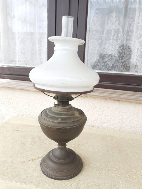 Petróleum lámpa