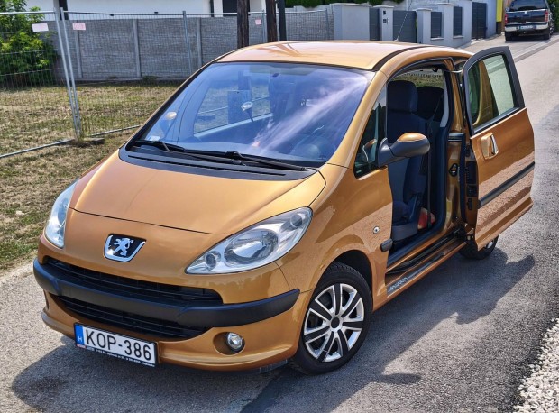 Peugeot 1007 1.4 HDi Trendy Friss Műszakival!!!...