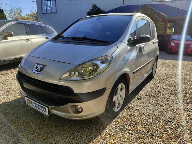 Peugeot 1007 1.4 Trendy (Automata) 104.494- Km...