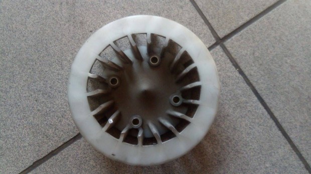 Peugeot 100 ventil�tor