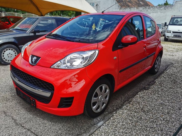Peugeot 107 1.0 Trendy 55.706 km! 1 tulaj! Végi...