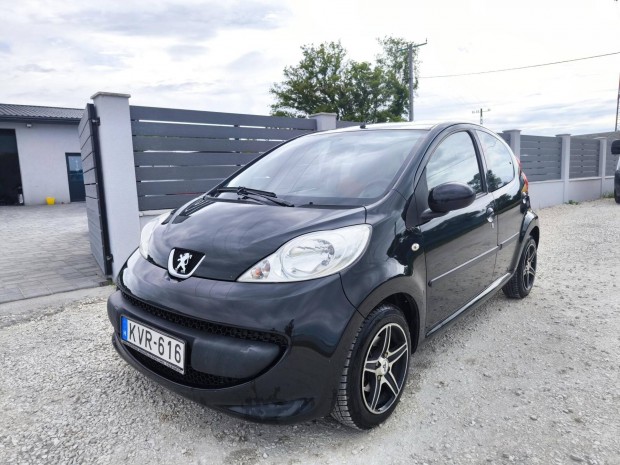 Peugeot 107 1.0 Trendy 5 ajtós! Jéghideg klímás...