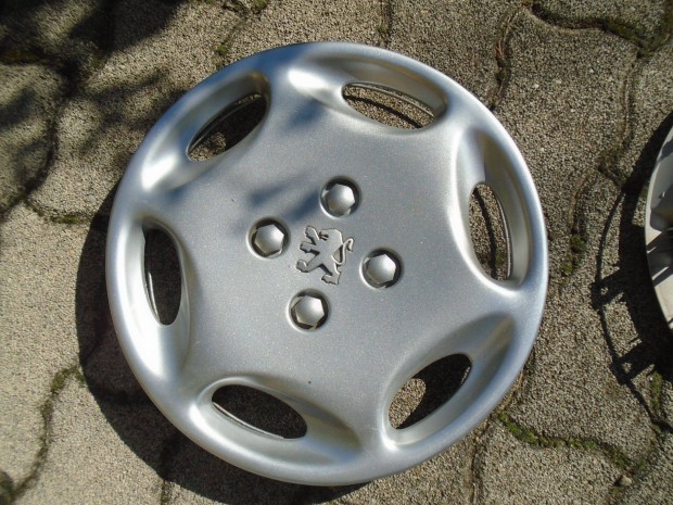 Peugeot 13" gyári dísztárcsa 1 db eladó