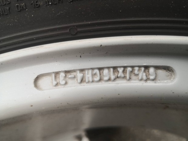 Peugeot 16-os gyári alukerék