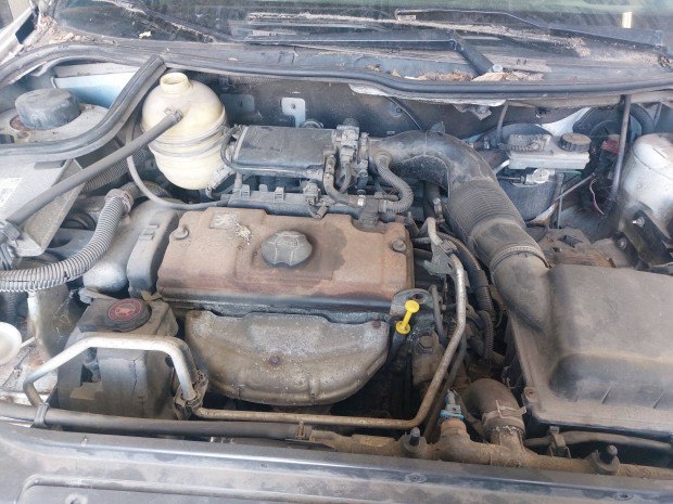 Peugeot 1.1 komplett motor Hfz
