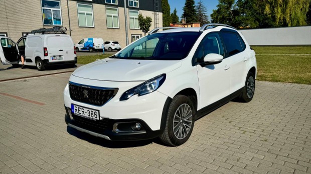 Peugeot 2008 1.2 Puretech Allure Magyarorszgi. vezetett szervizknyv